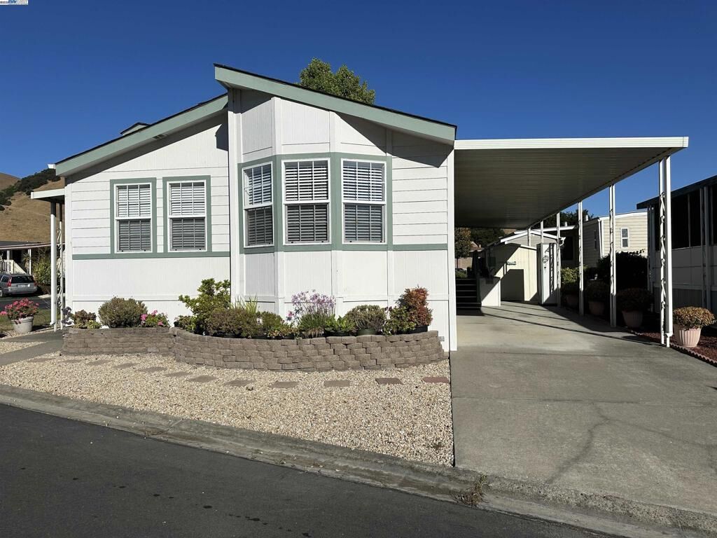 Property Photo:  711 Old Canyon Rd  CA 94536 