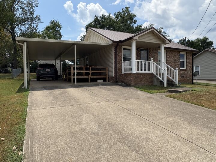 Property Photo: 2748 Union Hall Rd TN 37040