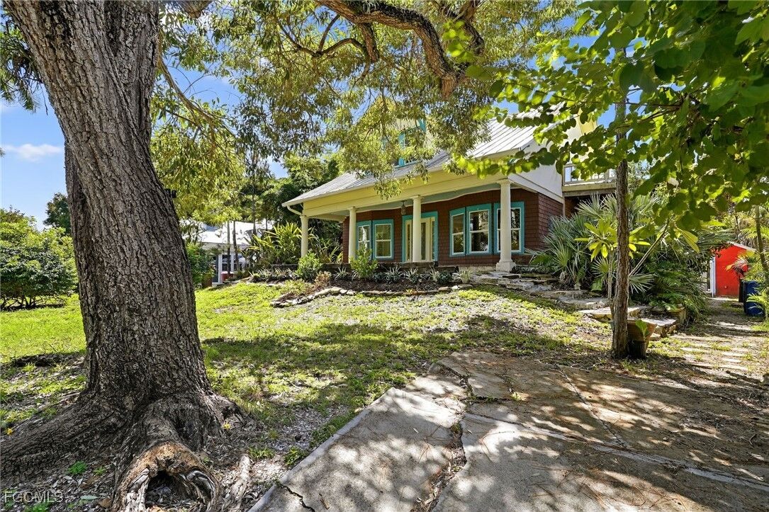 Property Photo:  2740 Rhode Island Avenue  FL 33916 