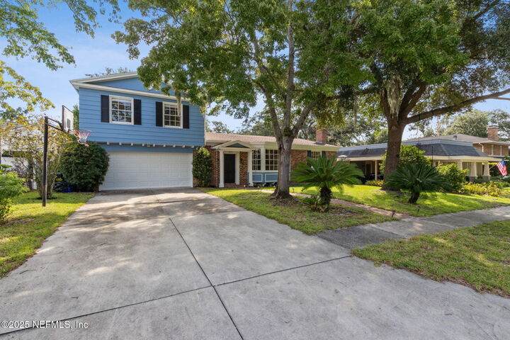 Property Photo: 1825 Elizabeth Place FL 32205