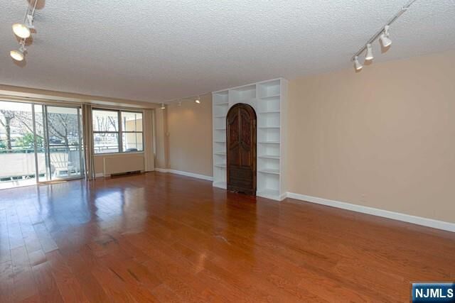 Property Photo:  301 Beech Street 3A  NJ 07601 