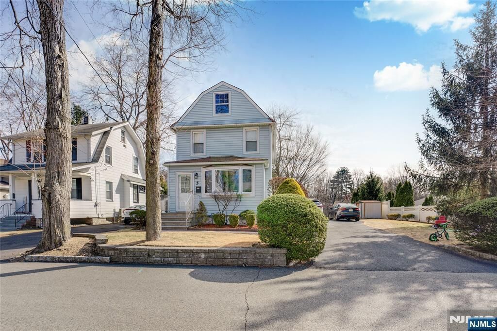 Property Photo:  5 Lawrence Avenue  NJ 07628 