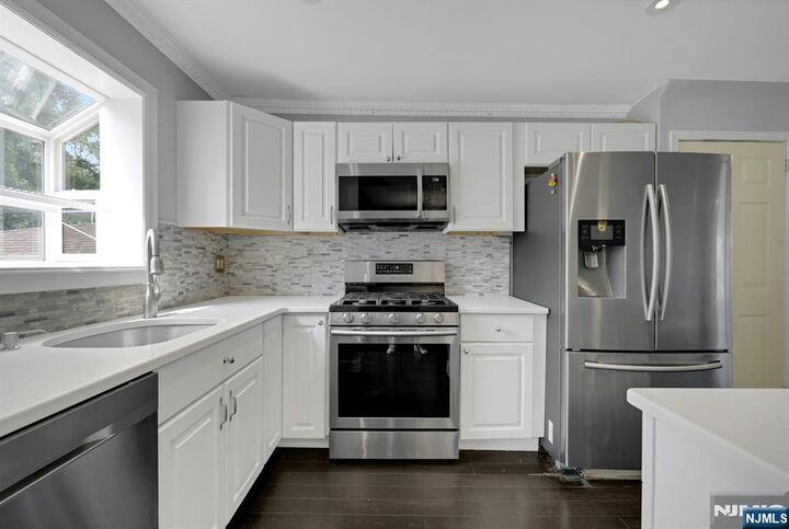 Property Photo:  556 Sandra Place  NJ 07666 