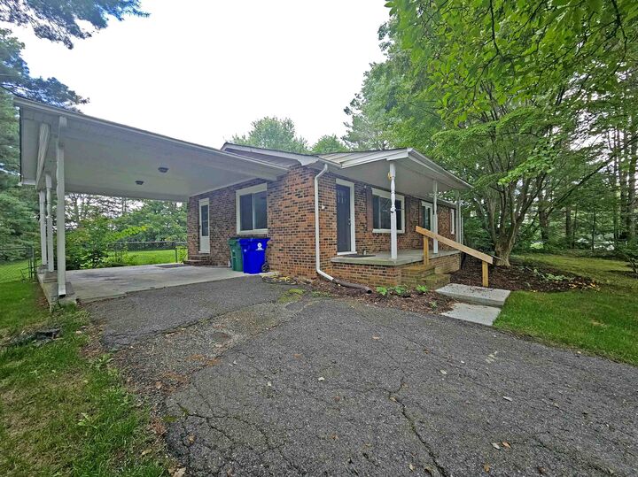 Property Photo:  1698 Oriole Drive  VA 24060 