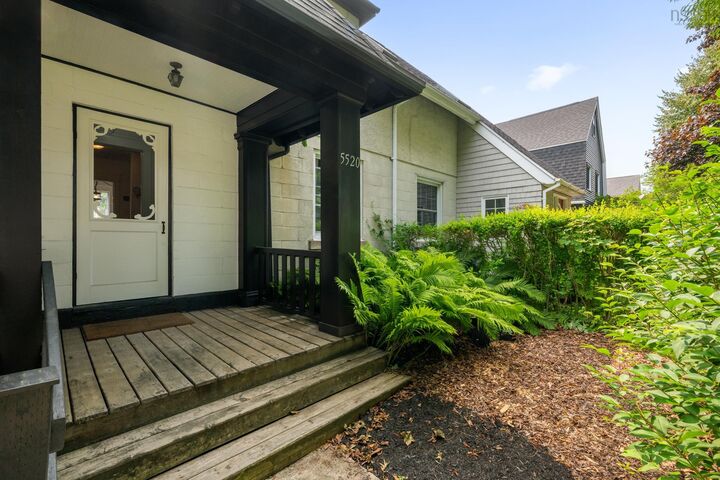 Photo de la propriété:  5520 Stanley Place  NS B3K 2E7 