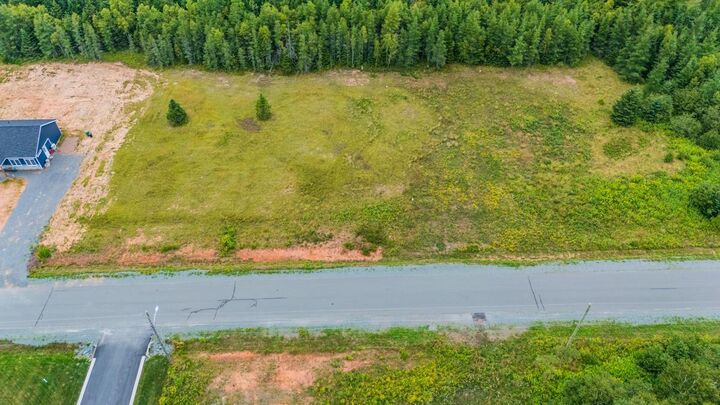 28 Runway Court — photo 1