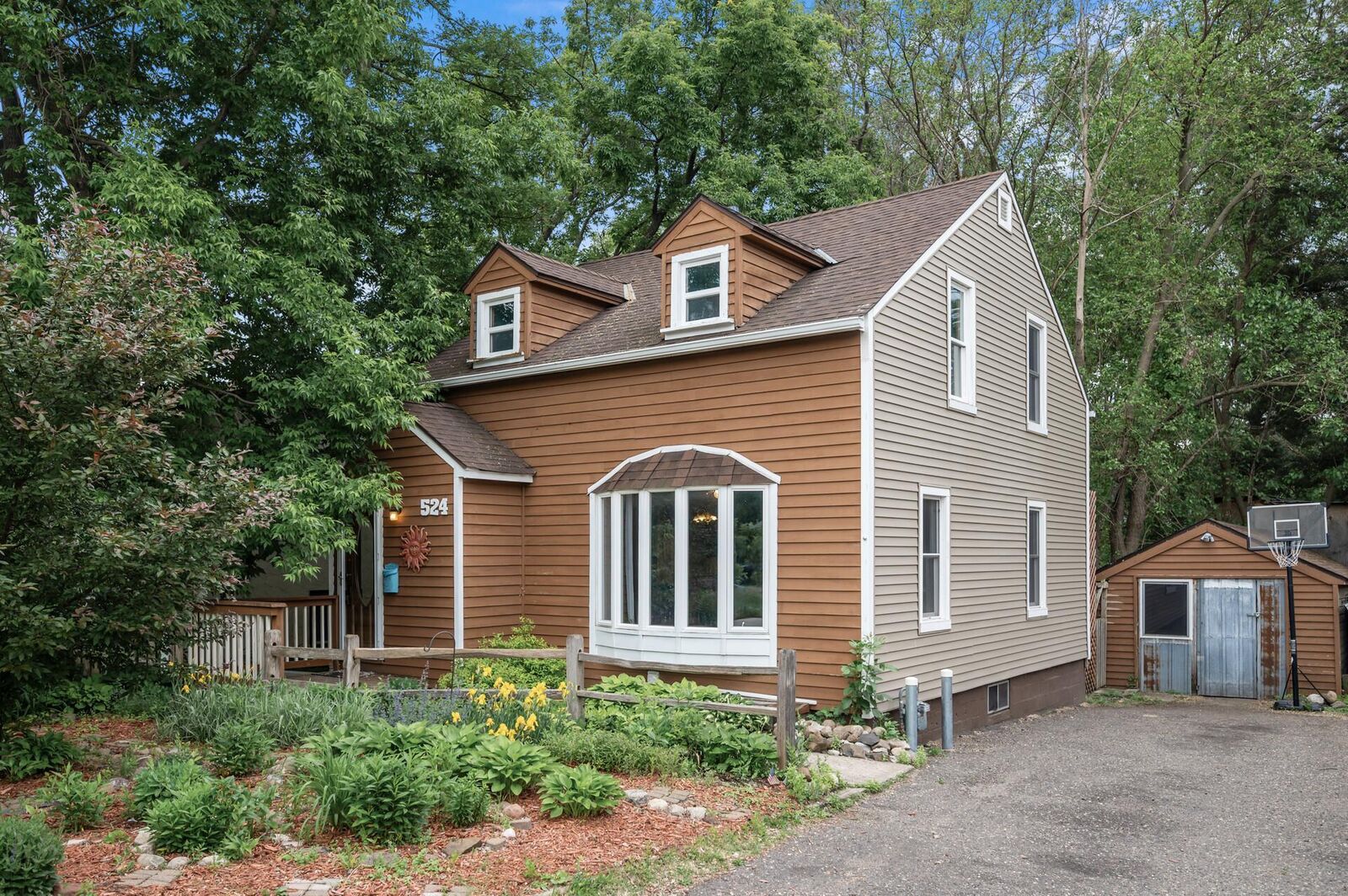 Property Photo:  524 Madison Street  MN 55303 