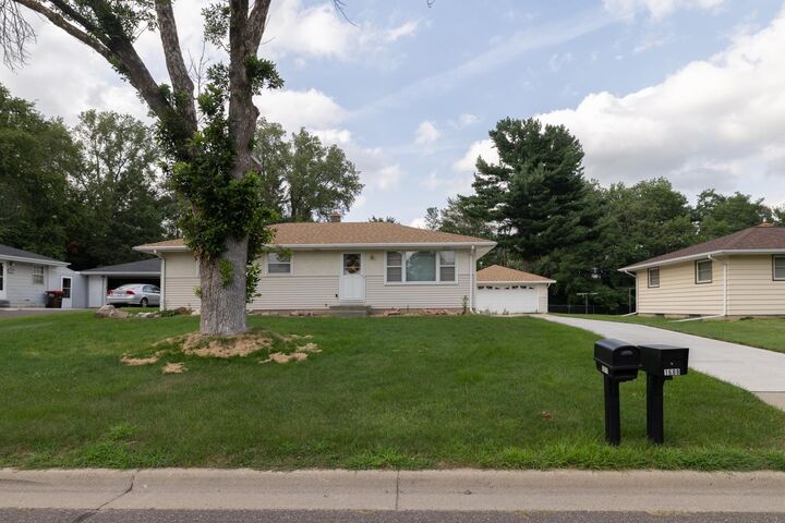 Property Photo:  1687 Rosewood Avenue N  MN 55109 