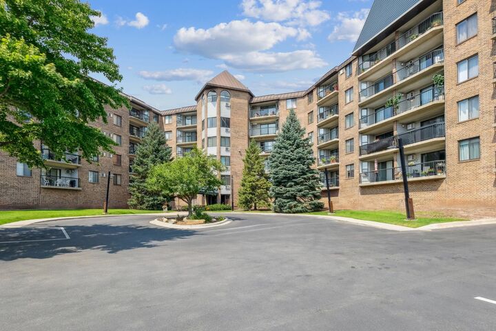 2601 Kenzie Terrace 305  Saint Anthony MN 55418 photo