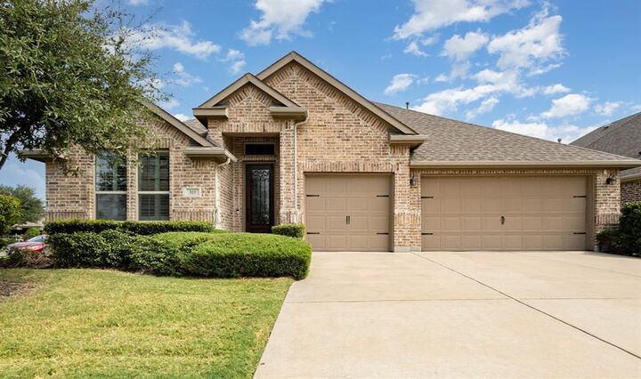 Property Photo: 805 Allbright Road TX 75009