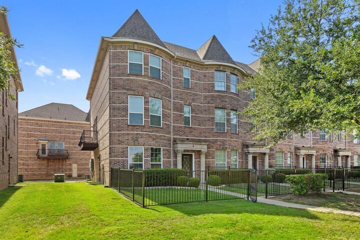 Property Photo: 2500 Rockbrook Drive A5 TX 75067