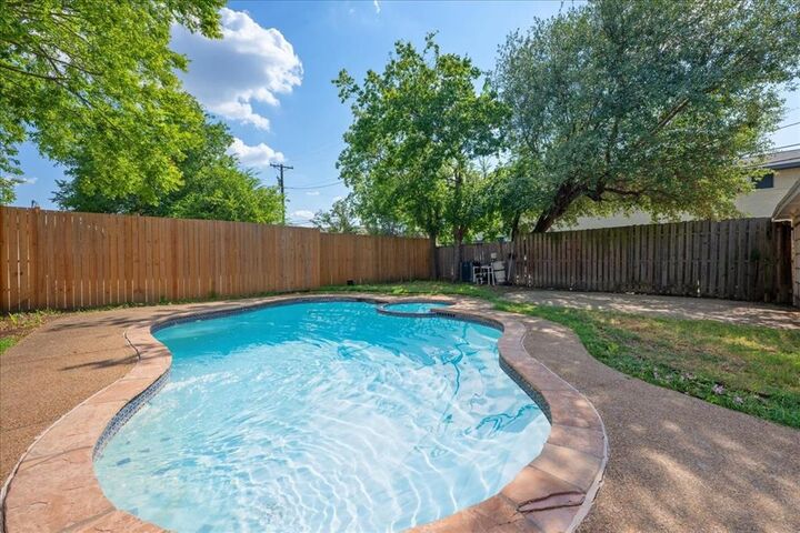 Property Photo: 3105 Marydale Road TX 75041