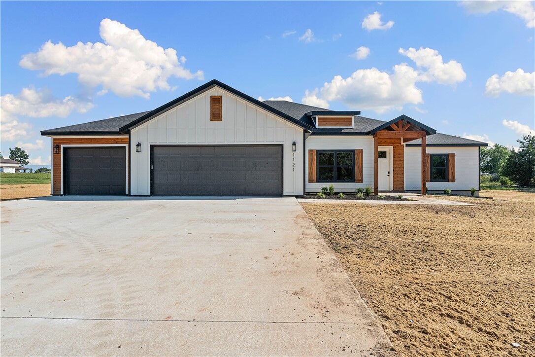 Property Photo: 1121 John Renfro Road AR 72751