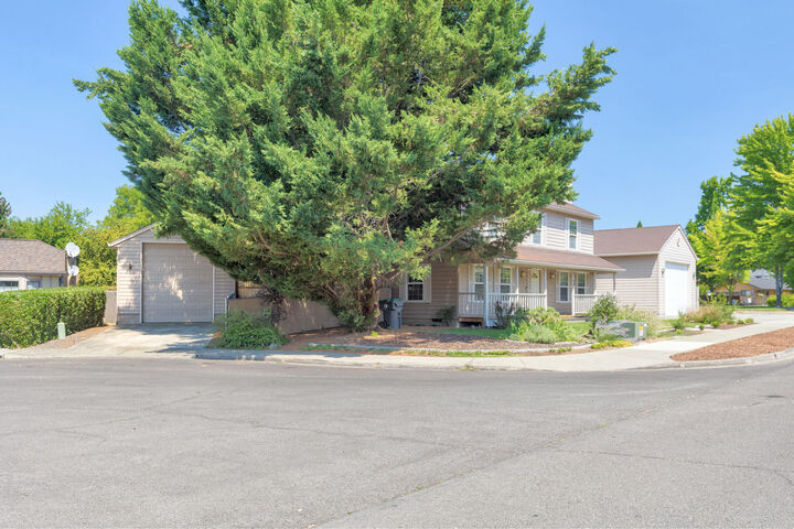 Property Photo: 2769 Stonebrook Drive OR 97504
