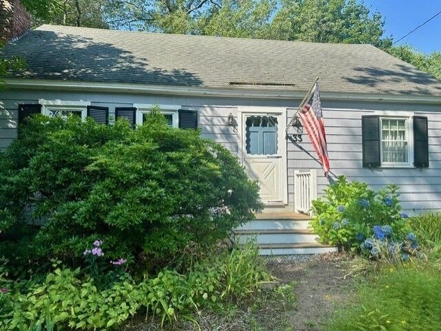 Property Photo:  33 Forest St  MA 01845 