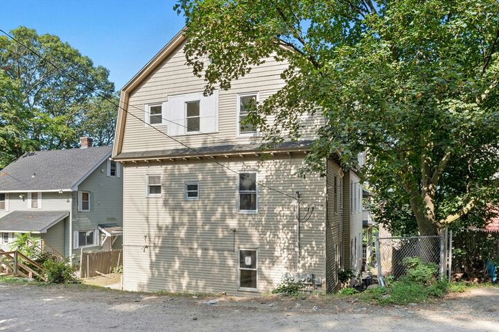 Property Photo: 139 Lincoln St MA 01605