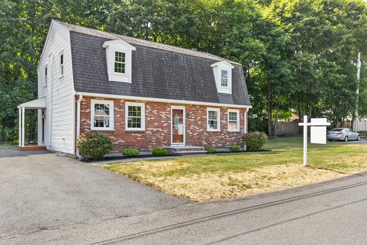 Property Photo:  19 Brookfield Rd  MA 02062 