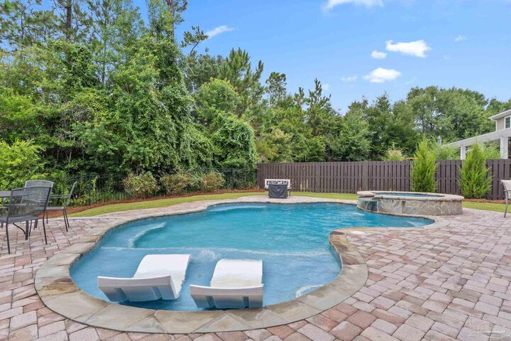 Property Photo:  8915 Salt Grass Dr  FL 32526