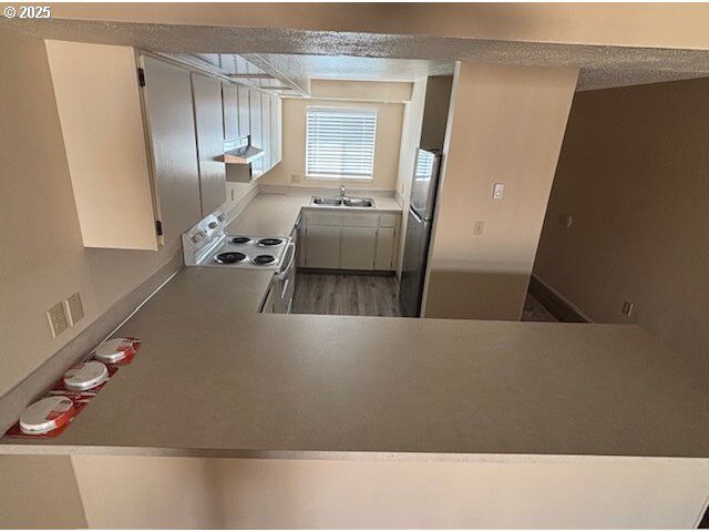 Property Photo:  3404 19th Ave 203  OR 97116 
