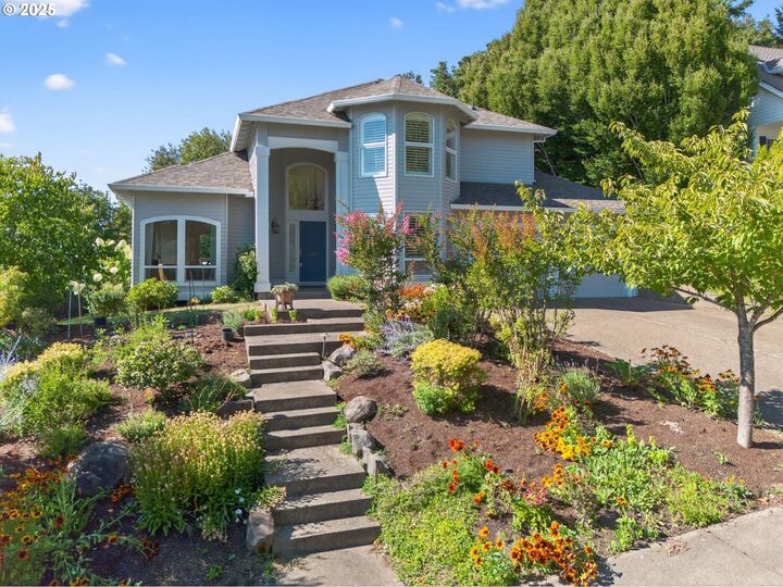 2541 NW Pinnacle Dr  Portland OR 97229 photo