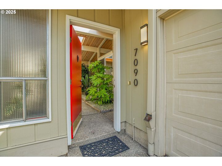 Property Photo:  7090 SW 84th Ave  OR 97223 