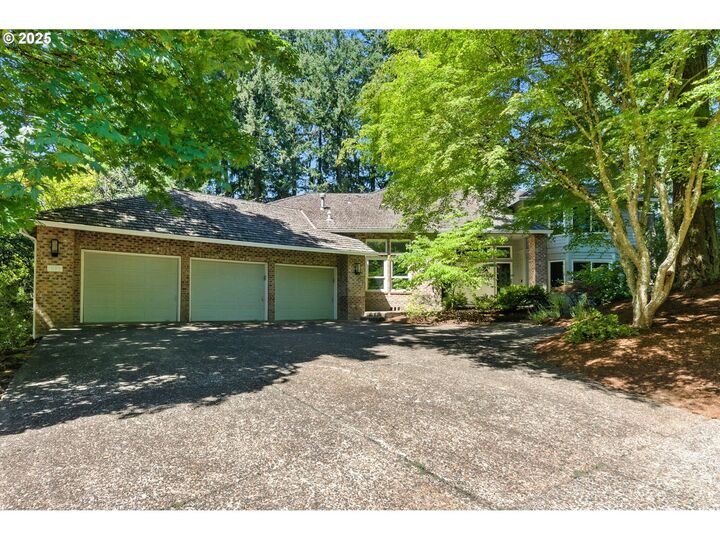 1075 Schukart Ln  Lake Oswego OR 97034 photo