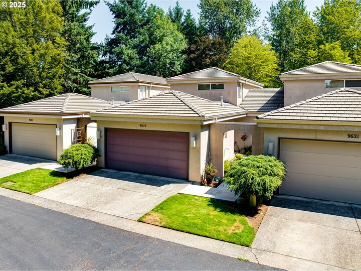 Property Photo:  9623 NE Oak View Dr  WA 98662 
