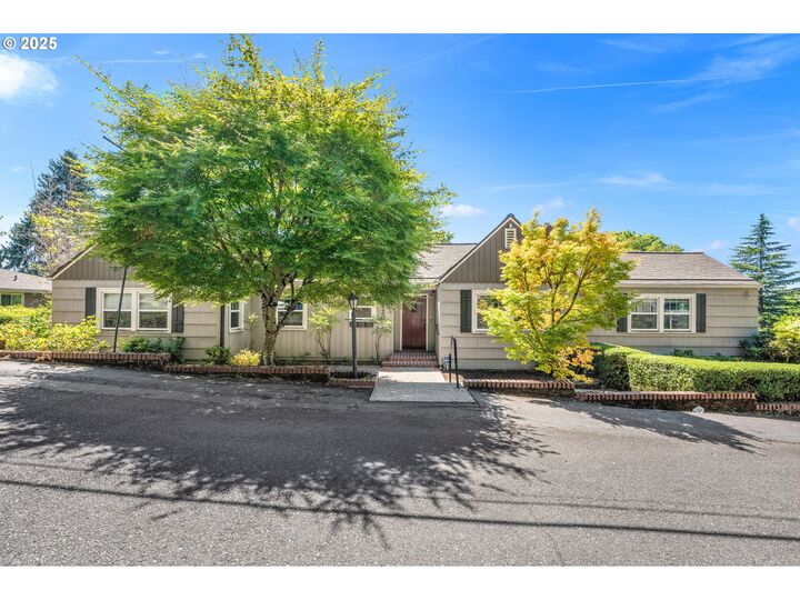 9420 NE Sacramento St  Portland OR 97220 photo