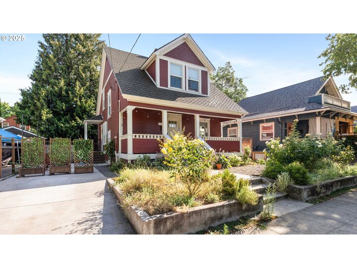 Property Photo:  1344 SE Miller St  OR 97202 