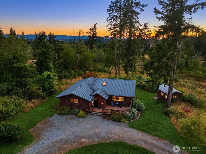Property Photo:  942  Lyndean Lane  WA 98277 