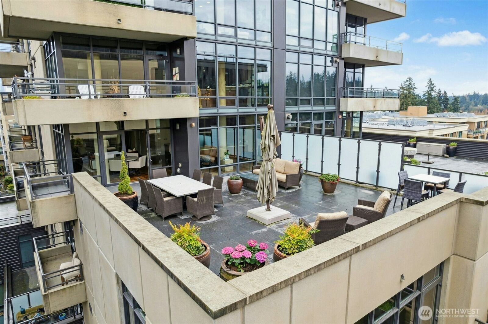 Property Photo:  10000  Main Street 601  WA 98004 