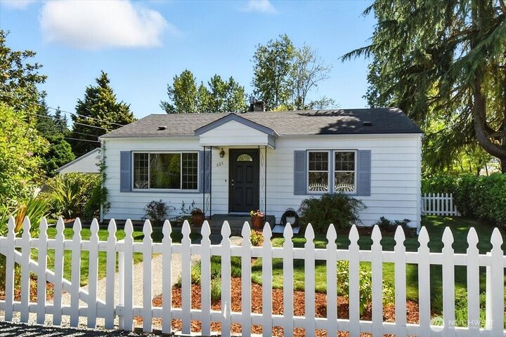 Property Photo:  627 SW 141st Street  WA 98166 