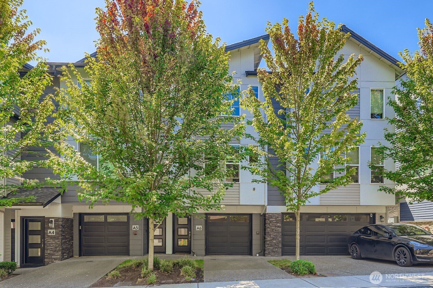 Property Photo:  15720  Meadow Road A6  WA 98087 