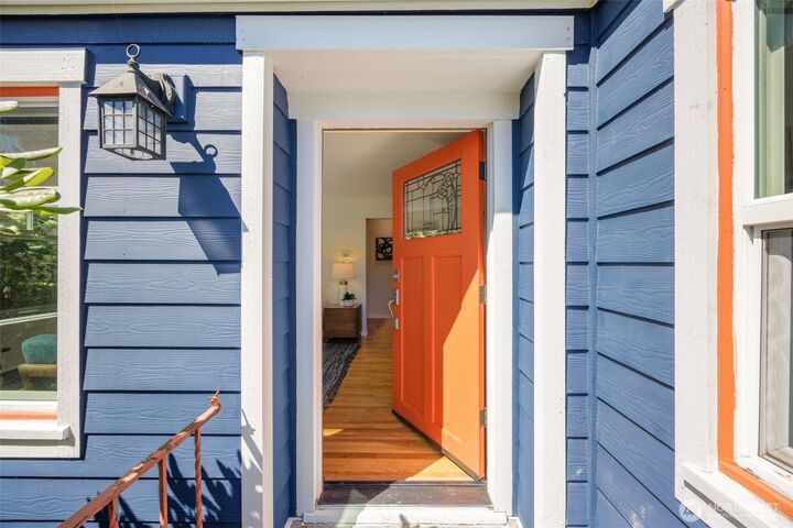 Property Photo:  8109  34th Avenue SW  WA 98126 