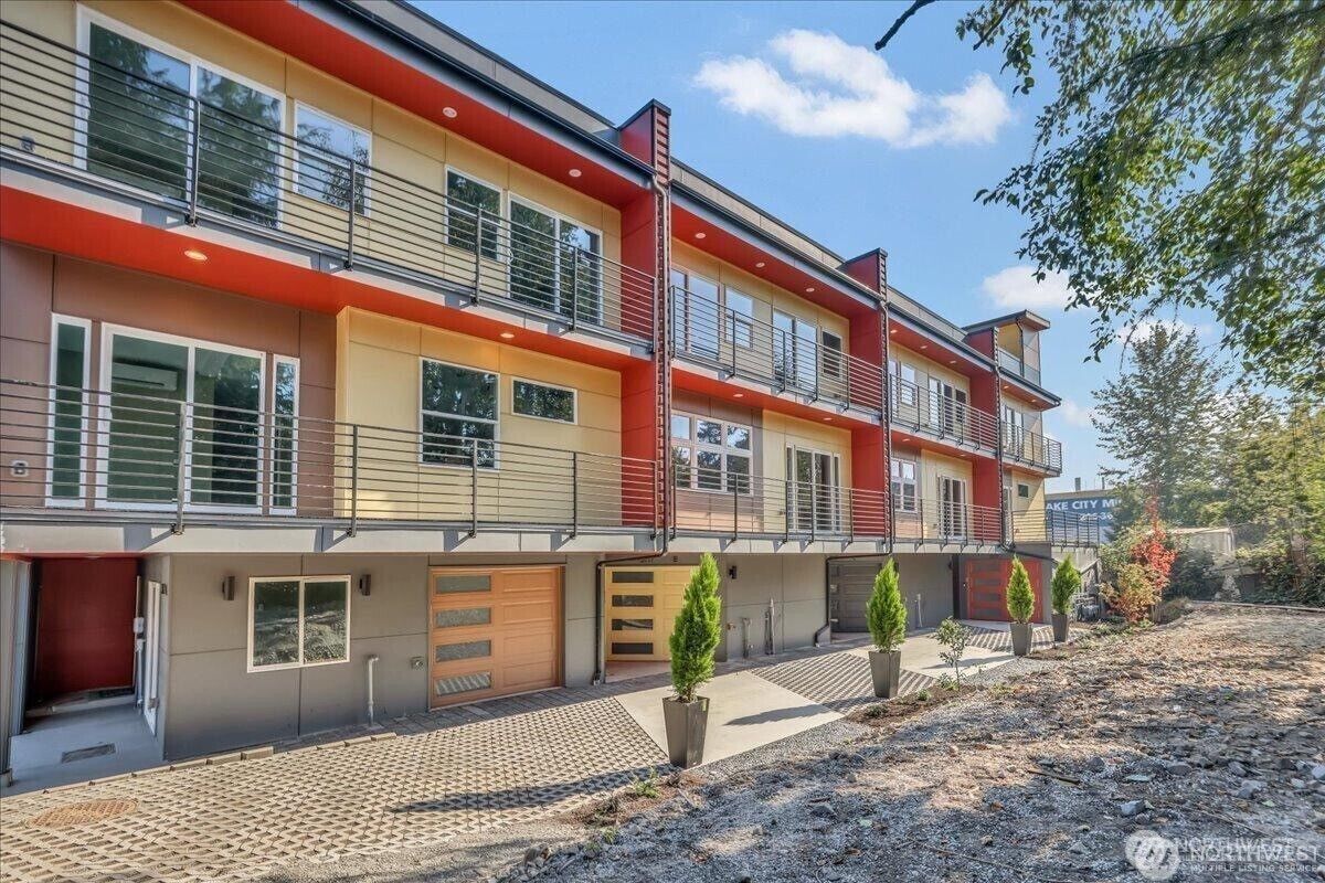 Property Photo:  3117 NE 133rd Street D  WA 98125 