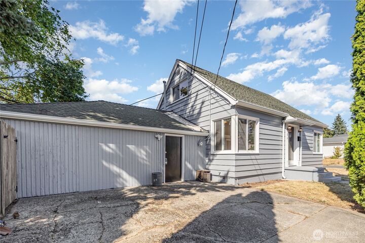 Property Photo:  2701 S 15th Street  WA 98405 