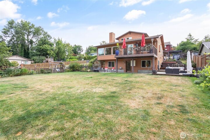 Property Photo:  3104 E Maryland Street  WA 98226 