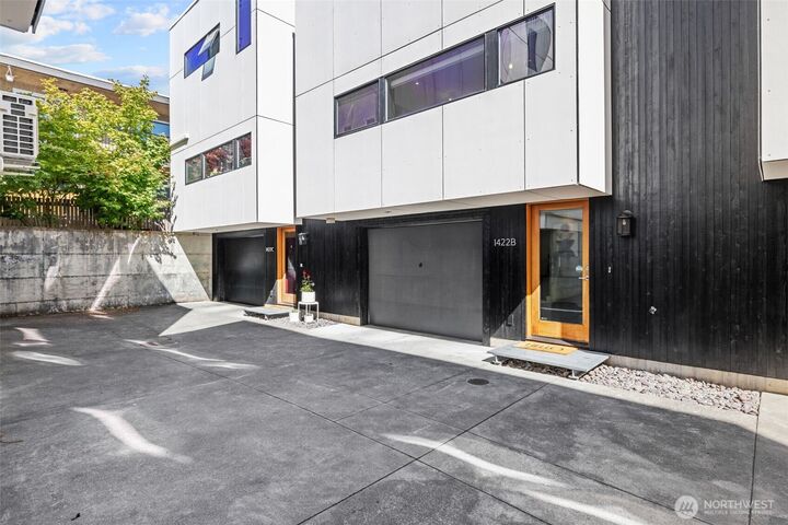 Property Photo:  1422 NW 64th Street B  WA 98107 