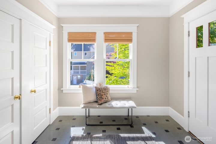 Property Photo:  2614 E Roy Street  WA 98112 