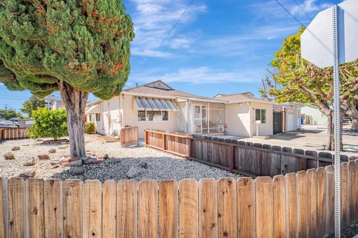 Property Photo:  14997 Edgemoor Street  CA 94579 