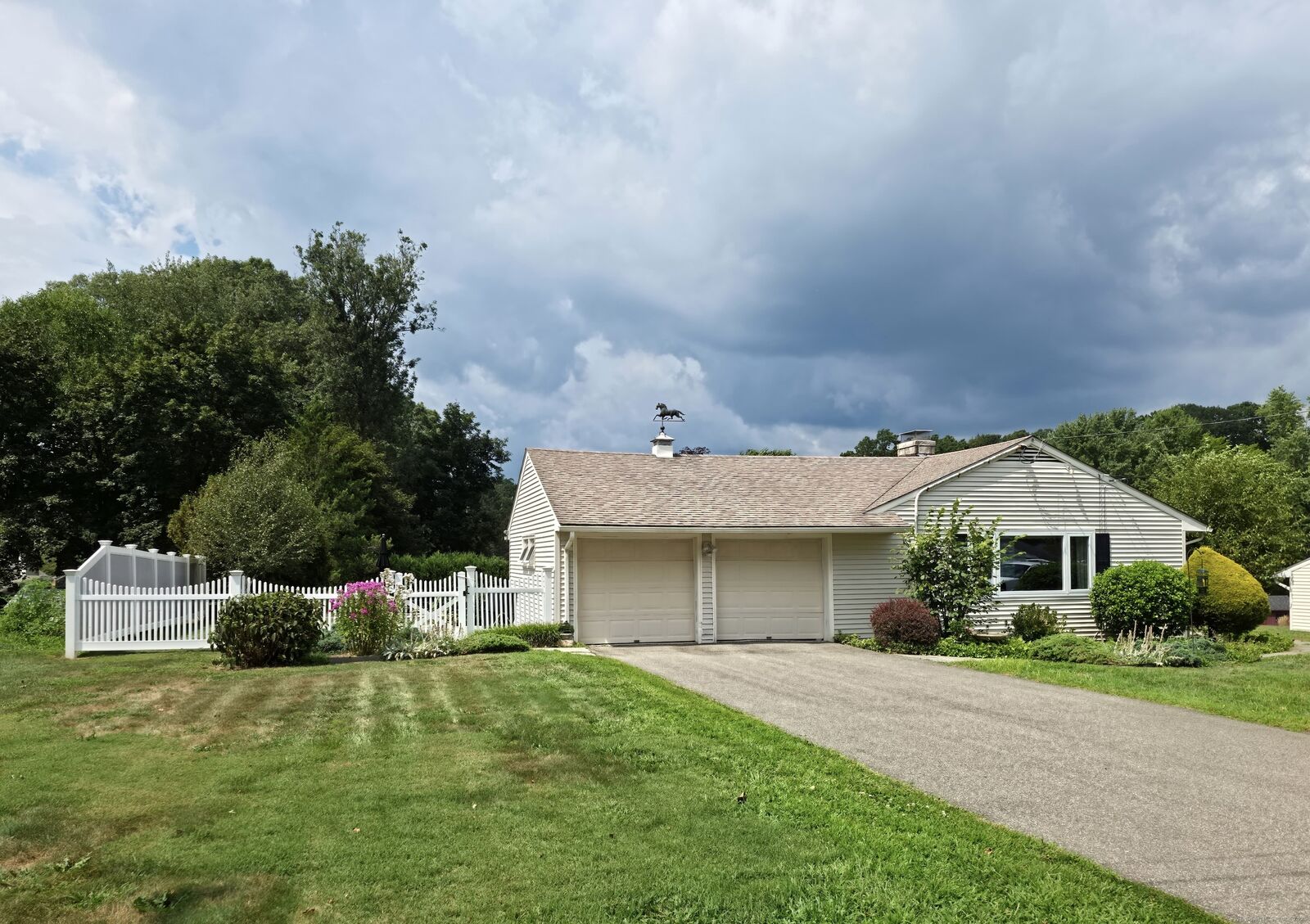Property Photo:  403 Juniper Lane  CT 06410 