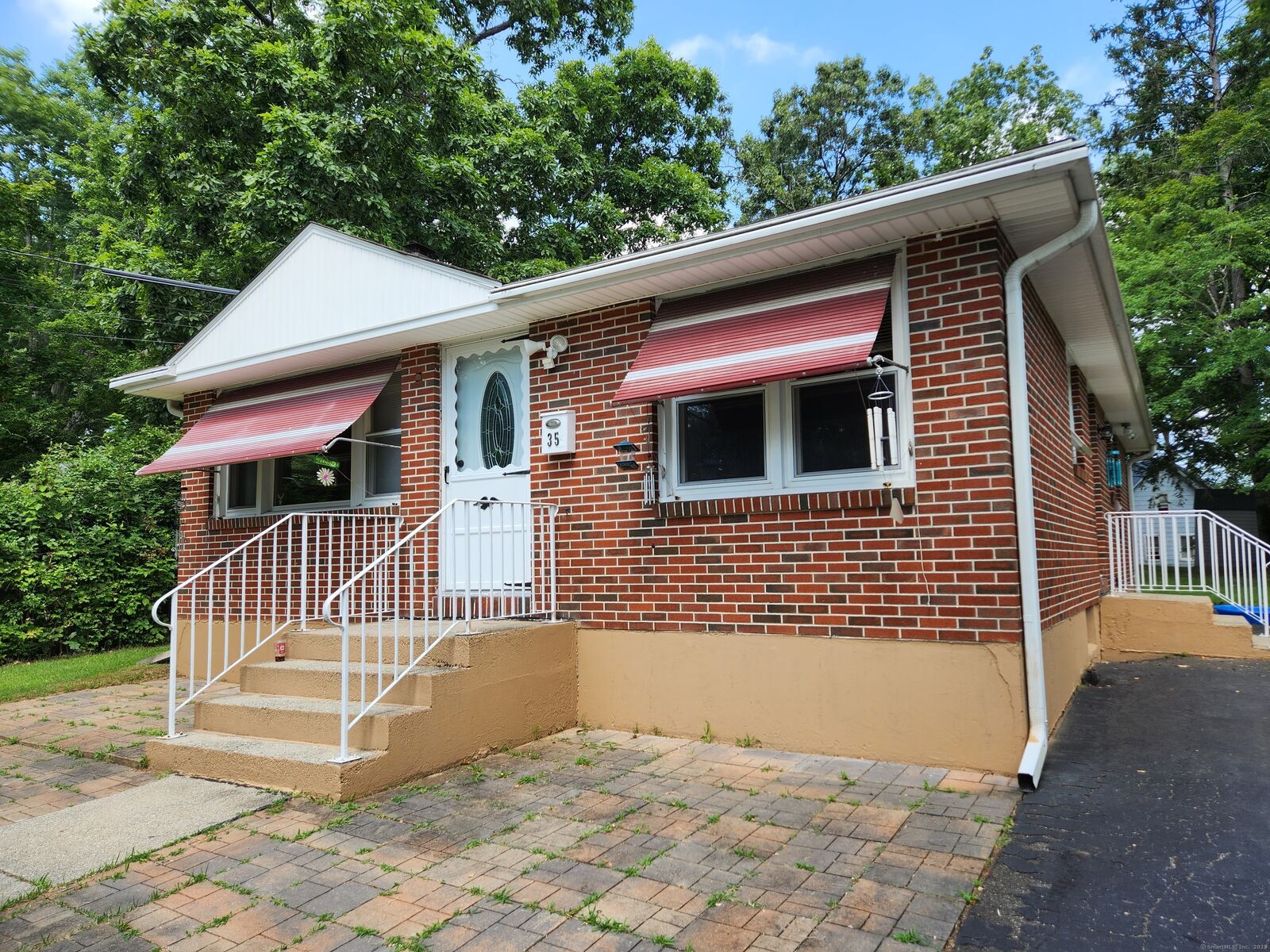 Property Photo:  35 Peru Street  CT 06226 