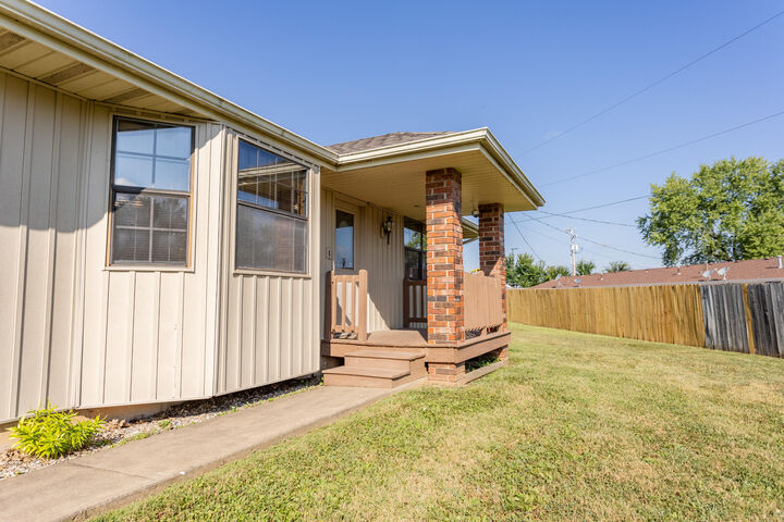 Property Photo:  381 N George Avenue  MO 65738 