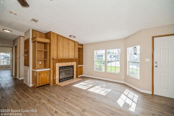 Property Photo: 155 Vanguard Circle FL 32926