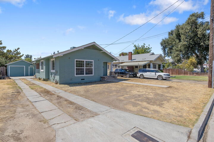 1404 Kaweah Street  Hanford CA 93230 photo