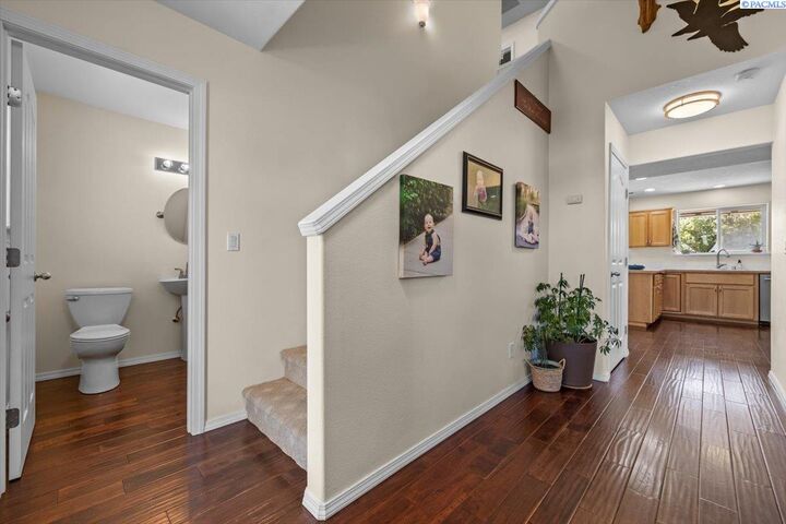 Property Photo:  4116 Fernwood Ln  WA 99301 