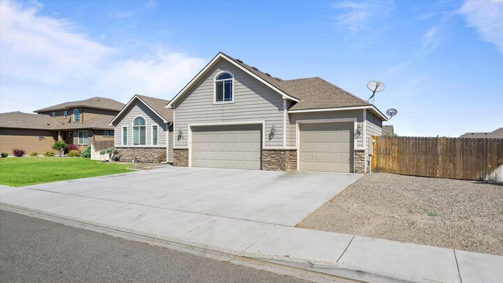 Property Photo:  6370 Cobalt Dr.  WA 99353-6404 