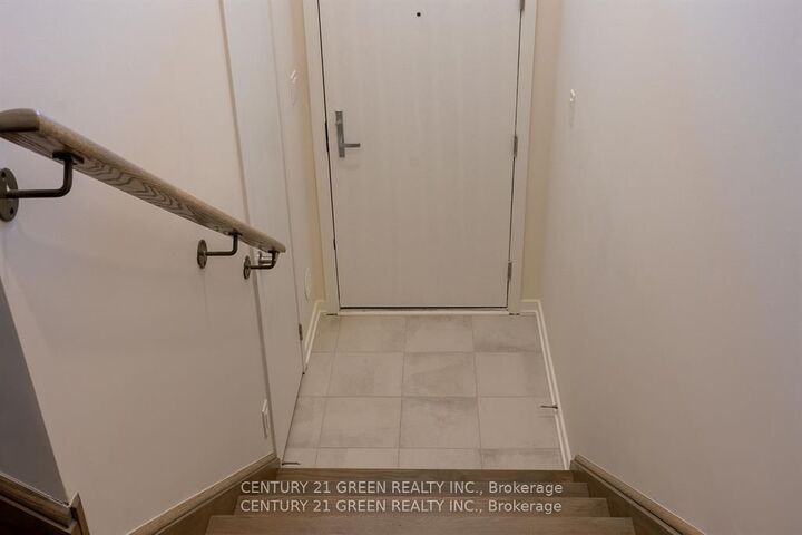 Property Photo: 142 Landsbridge Street ON L7E 2E1