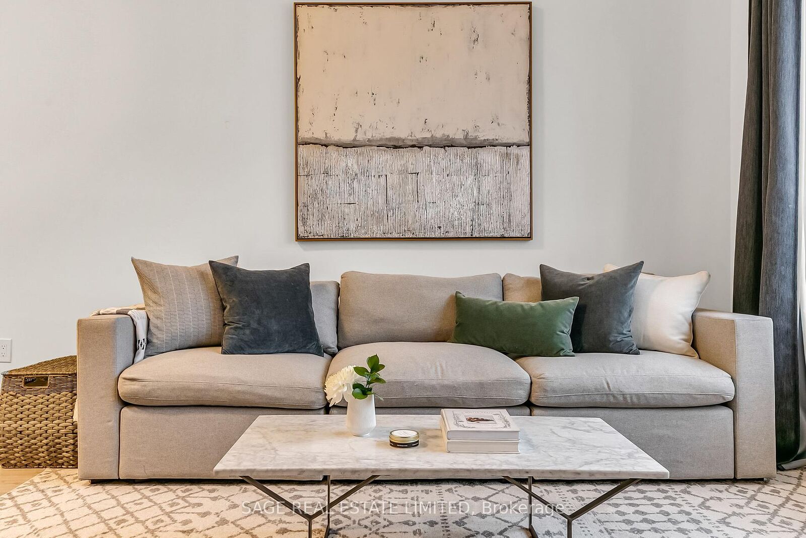 Photo de la propriété: 3686 St Clair Avenue E 103 ON M1M 0E4