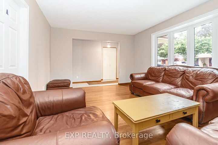 Property Photo: 115 Scenic Wood Crescent ON N2A 3N2
